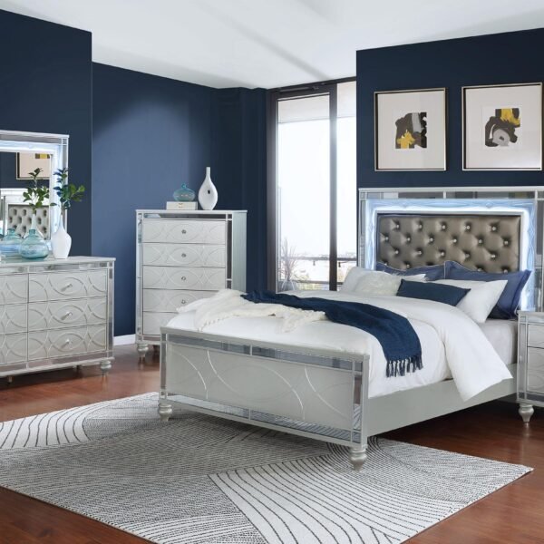 Gunnison 5-piece California King Bedroom Set Silver Metallic