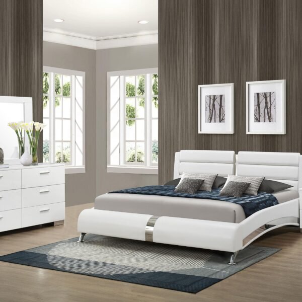 Jeremaine 4-piece Eastern King Bedroom Set White